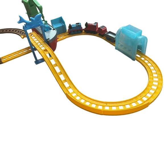 Thomas & Friends Collectible Railway Shark Delivery Deluxe Set - Picture 3 of 9